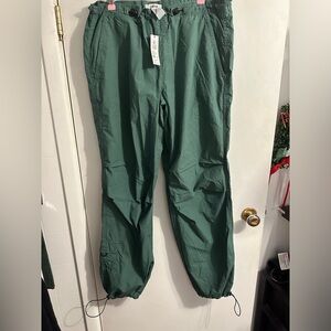 Green cargo joggers